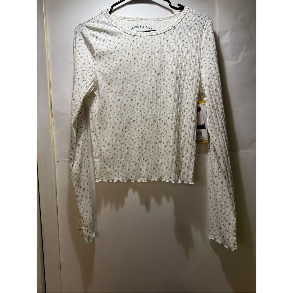 Aeropostale women’s top size M NEW